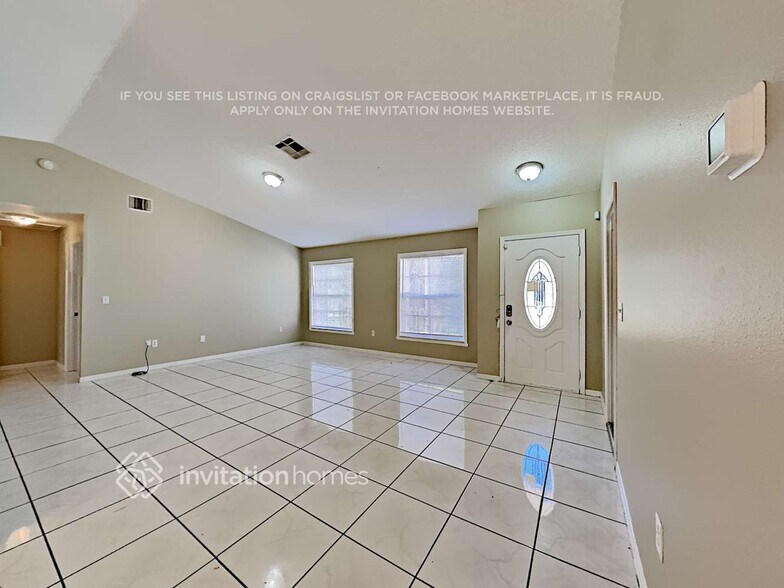 Building Photo - 339 Medina Ct