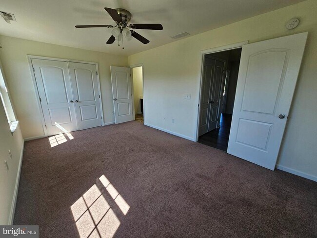 Building Photo - 45 Bay Hill Ln