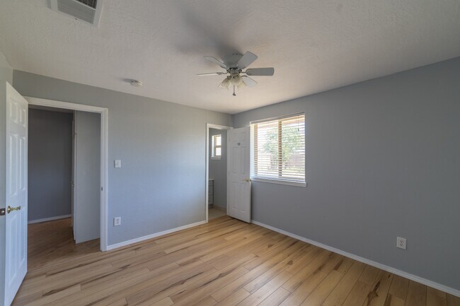 Building Photo - Casa Grande