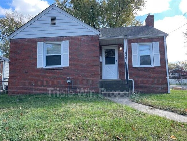 Building Photo - 1004 N New Florissant Rd