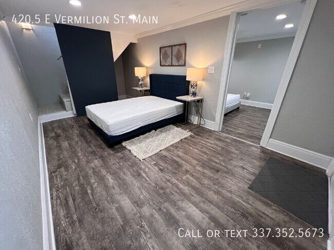 Building Photo - 420.5 E Vermilion St