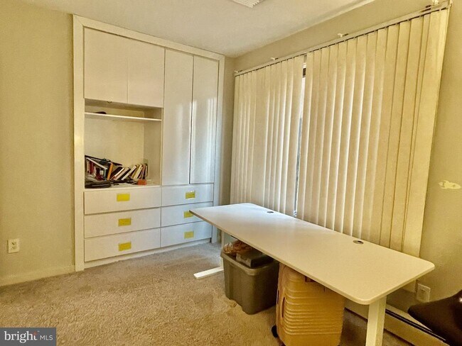 Building Photo - 301 Browning Ln