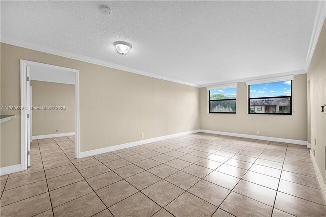 Building Photo - 8120 Geneva Ct