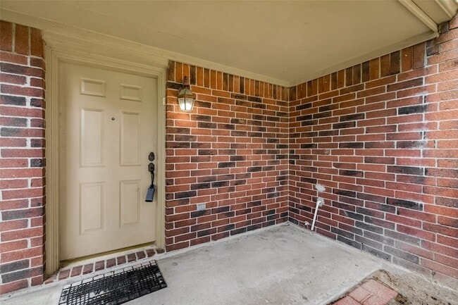 Building Photo - 16715 N Mist Dr