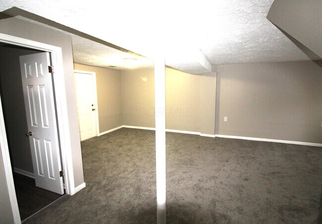 Building Photo - 5071 Albany Dr