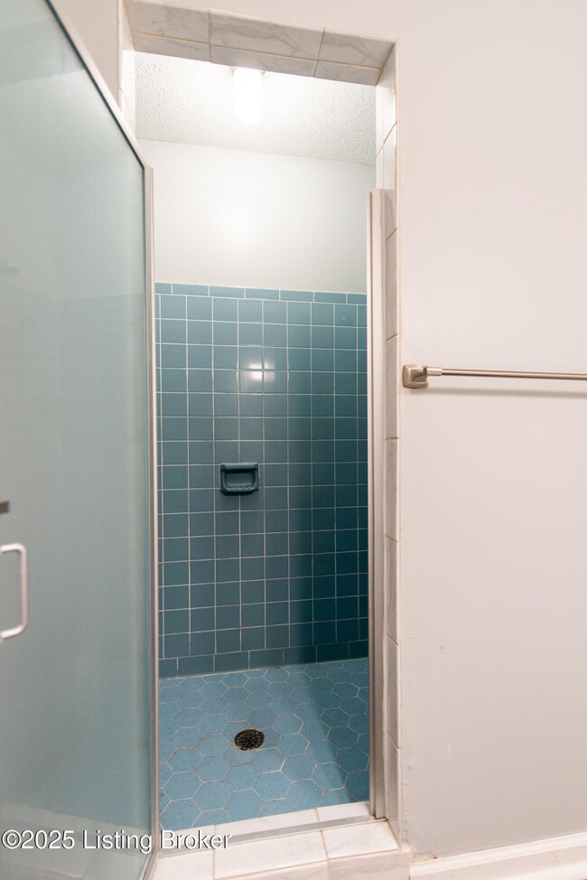 Building Photo - 8015 Schroering Dr