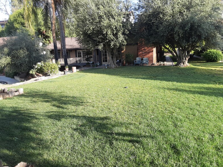 FRONT YARD - 1557 E Puente St