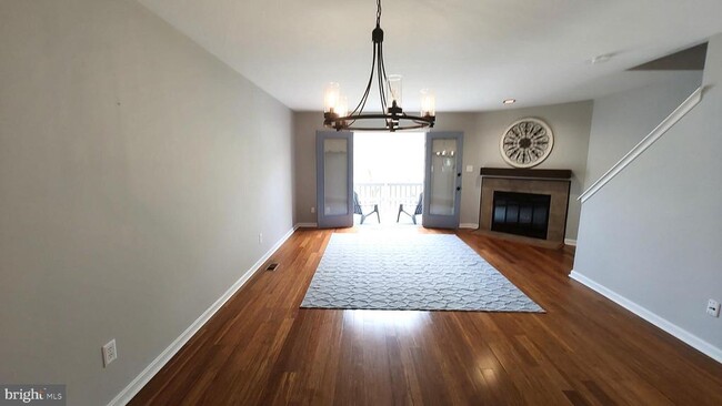 Building Photo - 442 Darby Ln