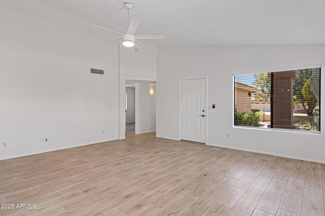 Building Photo - 85 S Cypress Ct