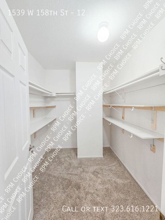 Building Photo - 1539 W 158th St