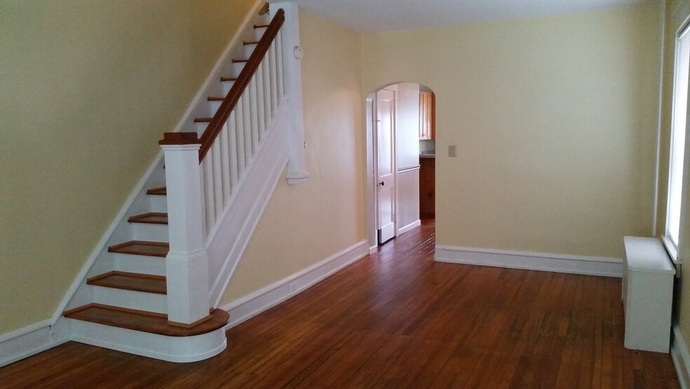 Building Photo - 314 S Sterley St
