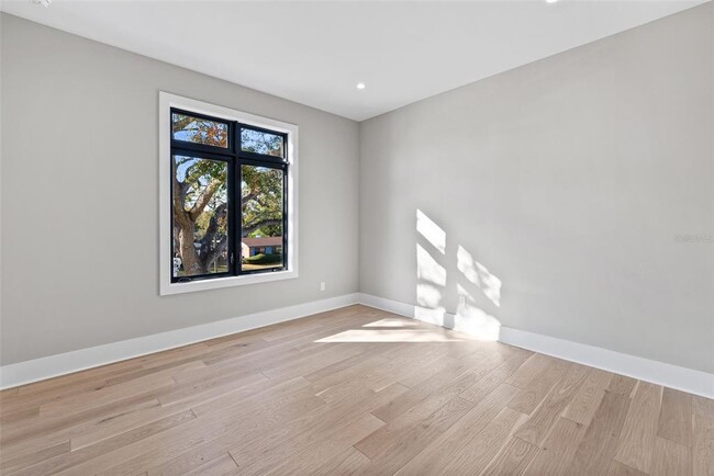 Building Photo - 2106 S Cortez Ave