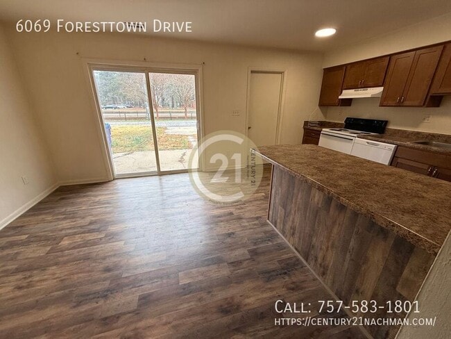 Building Photo - 6069 Foresttown Dr