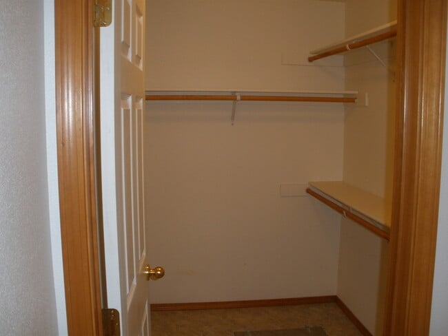 Building Photo - Must See!!!