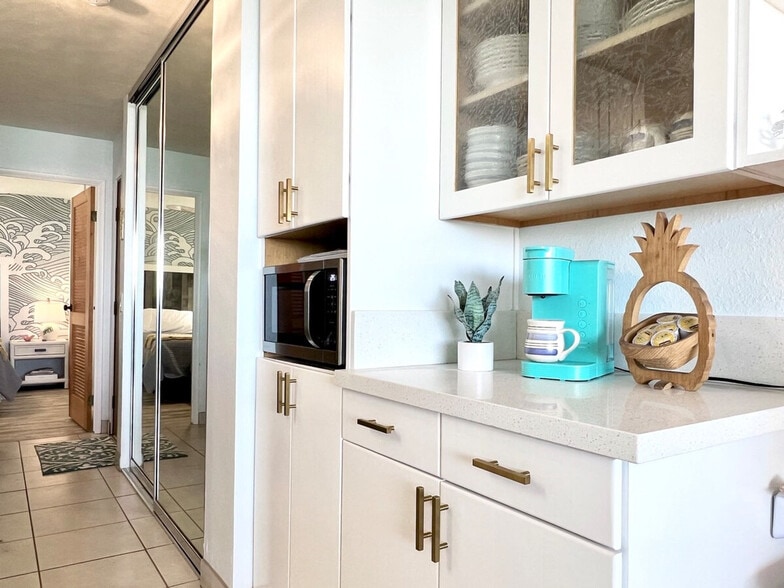 Building Photo - 190 Hauoli St