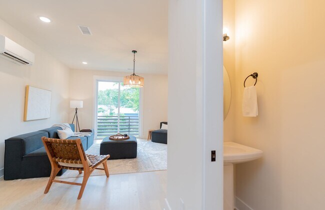 Building Photo - Brand New 2 Bedroom in North Shore