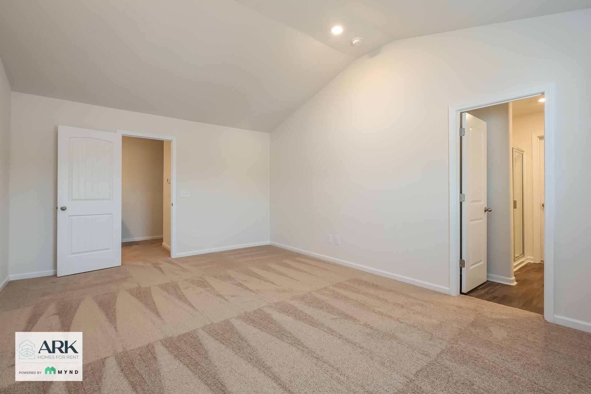 Building Photo - 2169 Southlea Dr