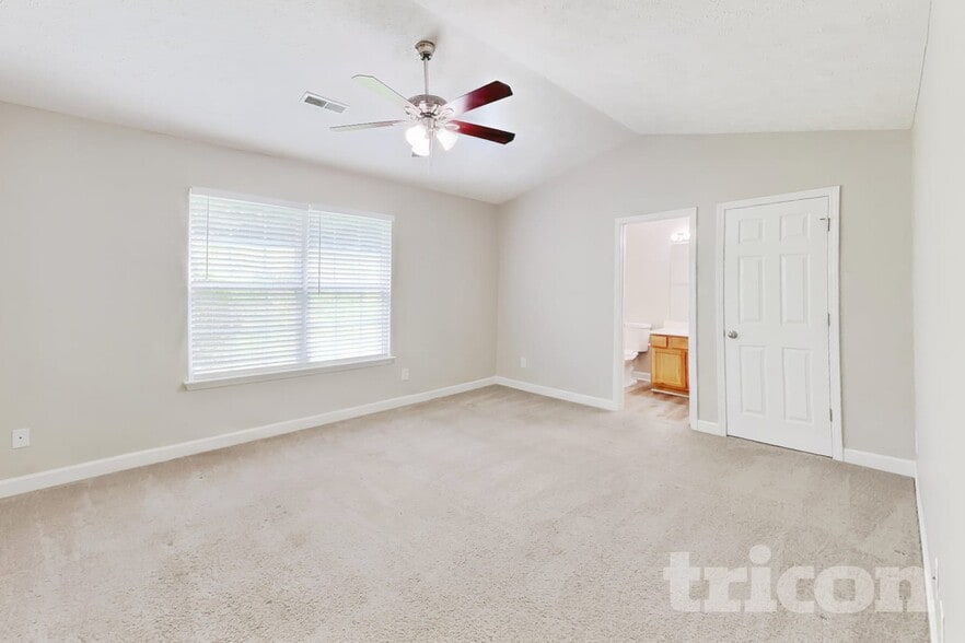 Building Photo - 649 Belgium Dr