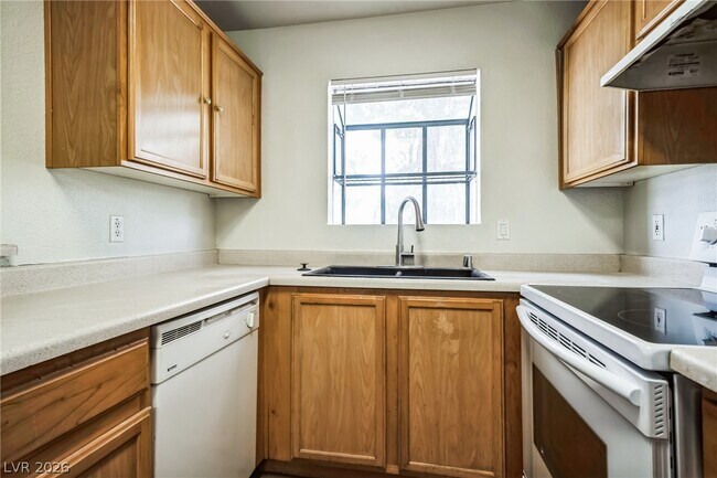Building Photo - 2978 Juniper Hills Blvd