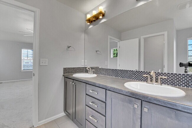 Building Photo - $3,300 - 3 Bed, 2.5 Bath Home in Westminst...