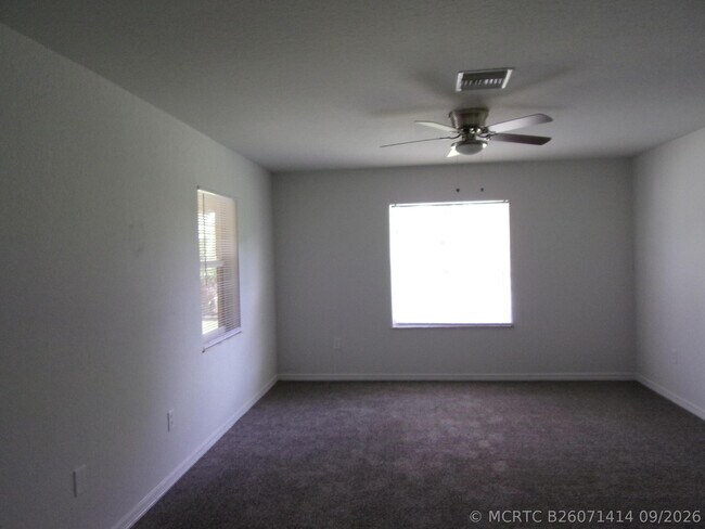 Building Photo - 1225 SW Milan Ln