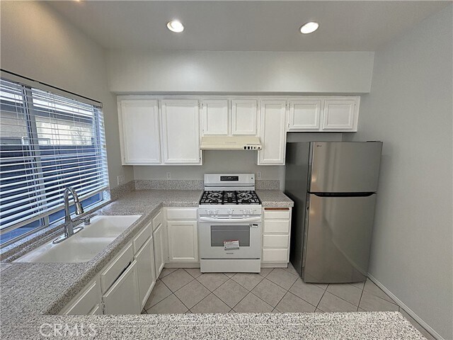 Building Photo - 1729 S Sunflower Ave