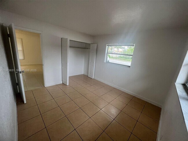 Building Photo - 919 NW 2nd Ave