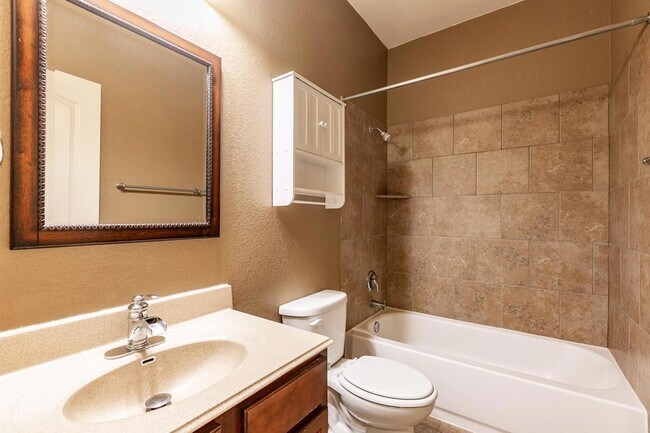 Building Photo - 118 Wallin Farms Dr