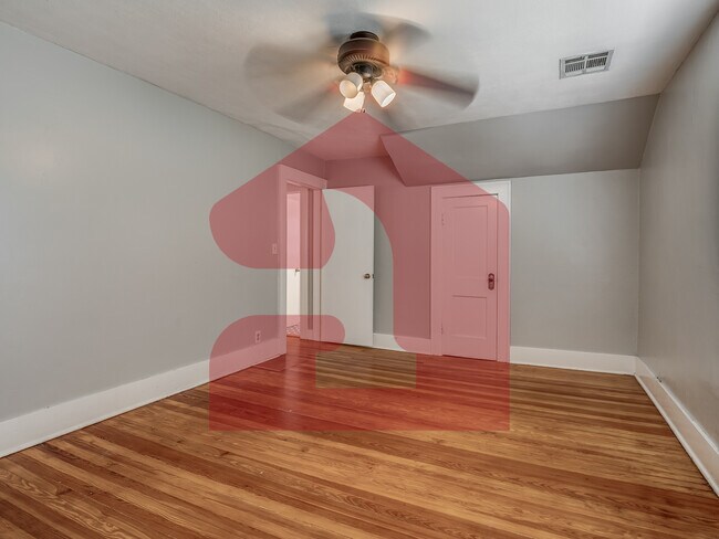 Building Photo - 1501 Gladstone Terrace