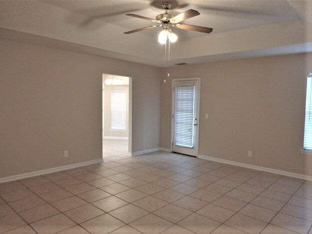 Building Photo - 172 Parkside Dr