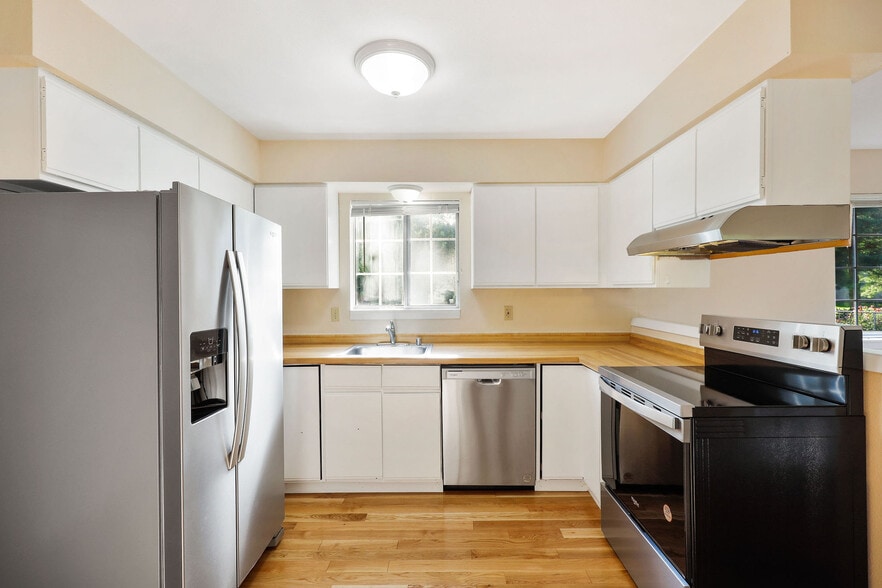 Renovated neighboring unit - 3005 Patty Ln