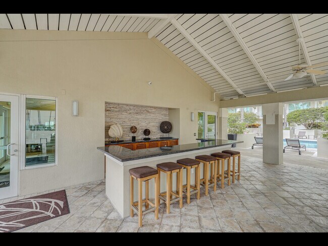 Building Photo - 480 Hibiscus St