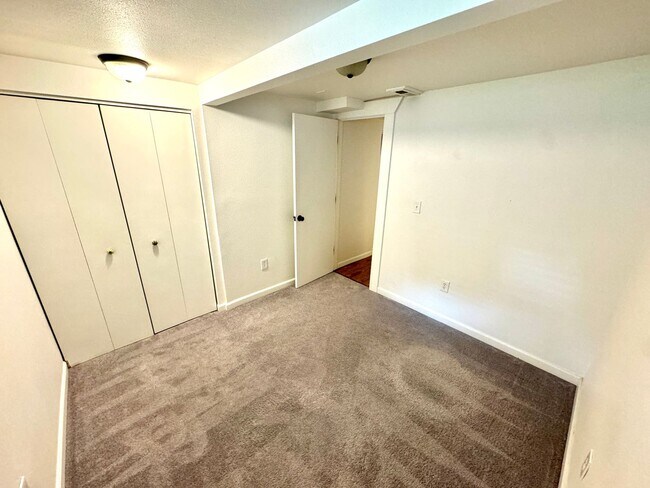 Building Photo - Cozy Ballard Retreat: 2-Bed, 2-Bath Home with Office & Wet Bar
