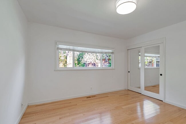 Building Photo - Fabulous 3BR 2BA Single Family Los Altos Home