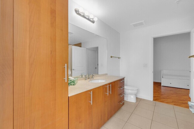 Building Photo - 1945 S Ocean Dr