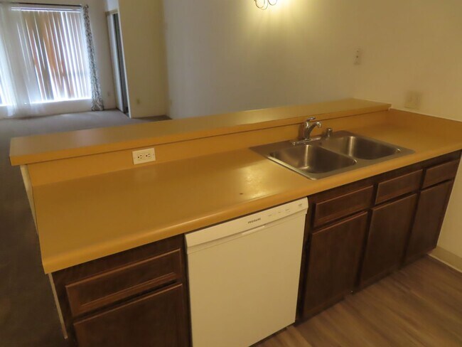 Building Photo - Loft Style One Bedroom Condo in Mission Valley