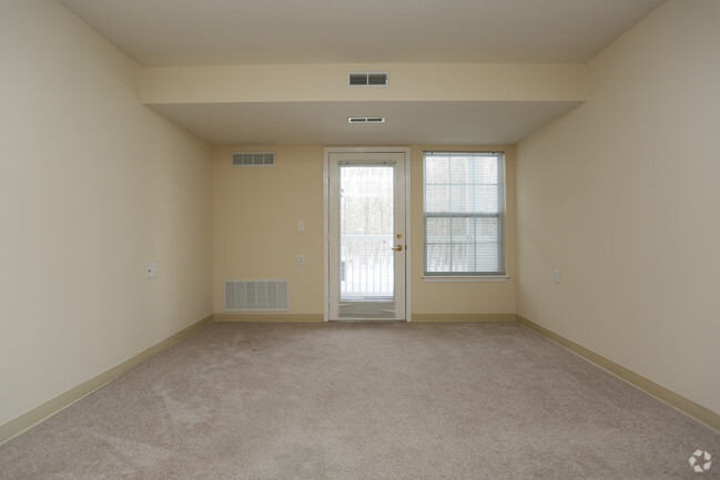 Living Room - Hopkins Court Apartments