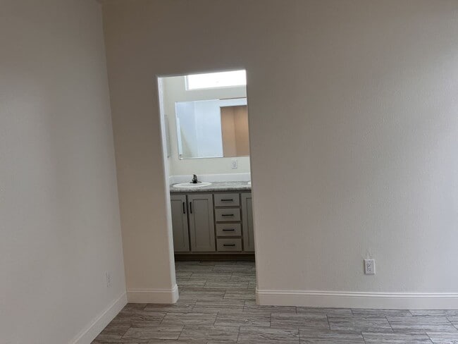 Building Photo - 2501 W Wickenburg Way