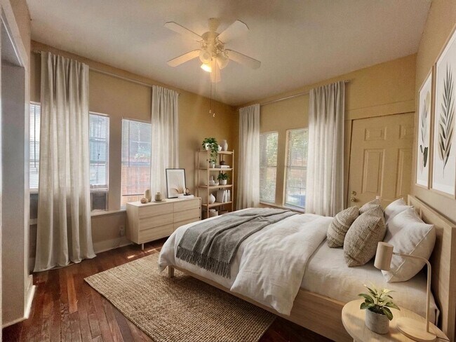 Building Photo - Charming Highland Park Duplex — Cozy City Living in the Heart of San Antonio