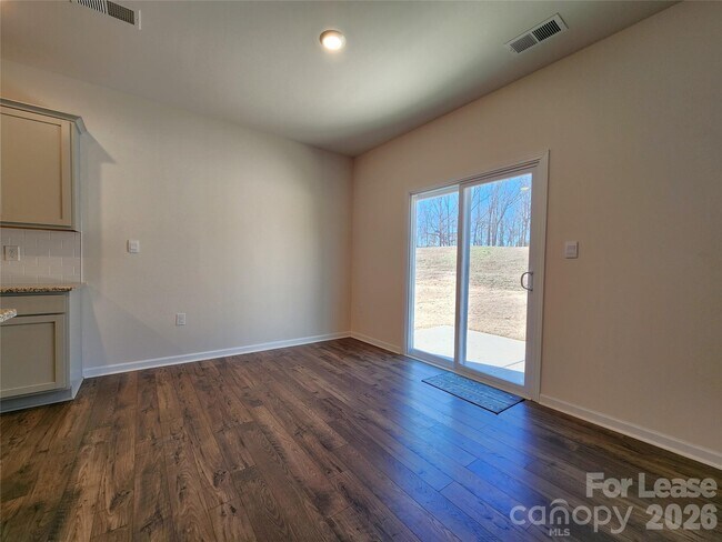 Building Photo - 125 Sycamore Xing Ct