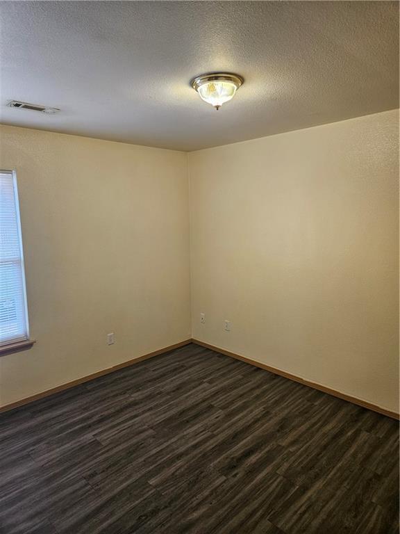 Building Photo - 616 Sadie Ln