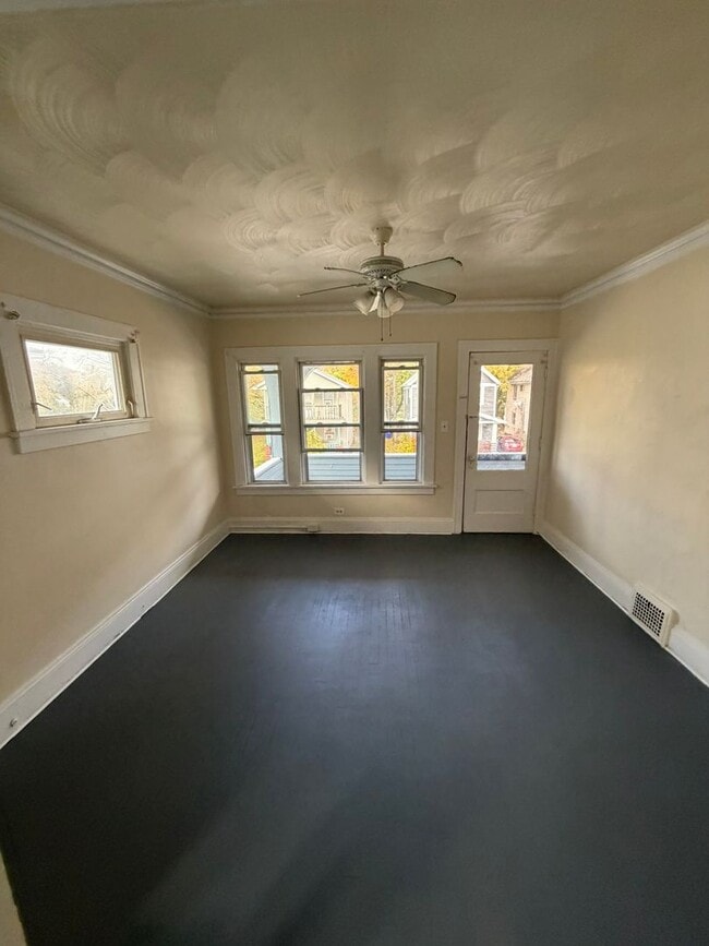 Building Photo - 12706 Parkhill Ave