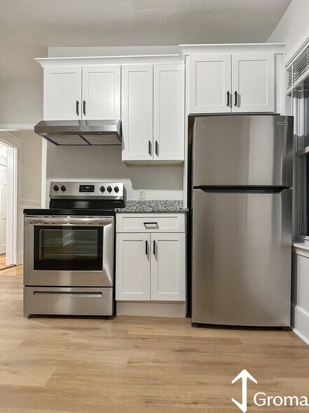 Building Photo - 55 Hollander St