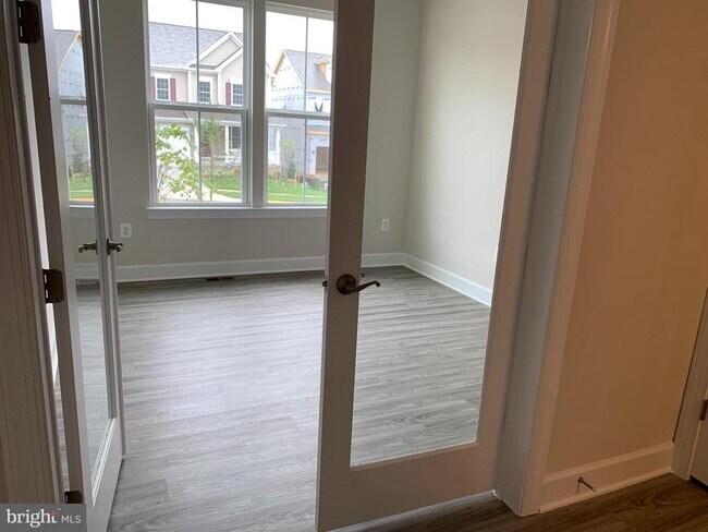 Building Photo - 150 Boxelder Dr