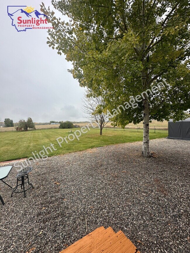 Building Photo - Charming Country Home with Bonus Room and ...