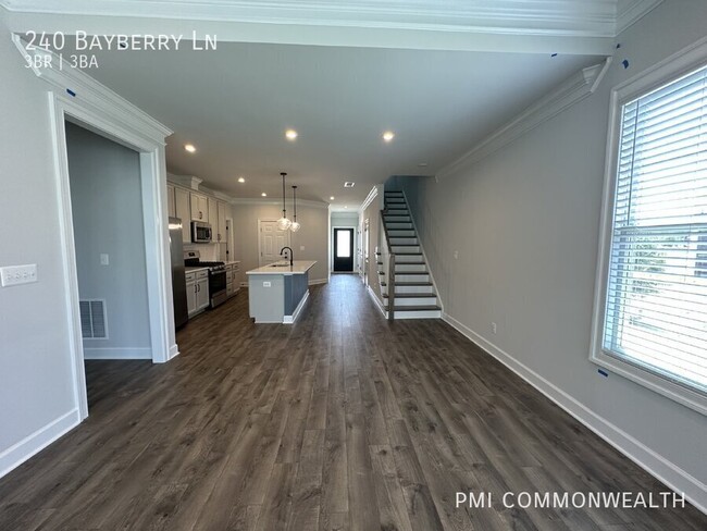 Building Photo - 240 Bayberry Ln