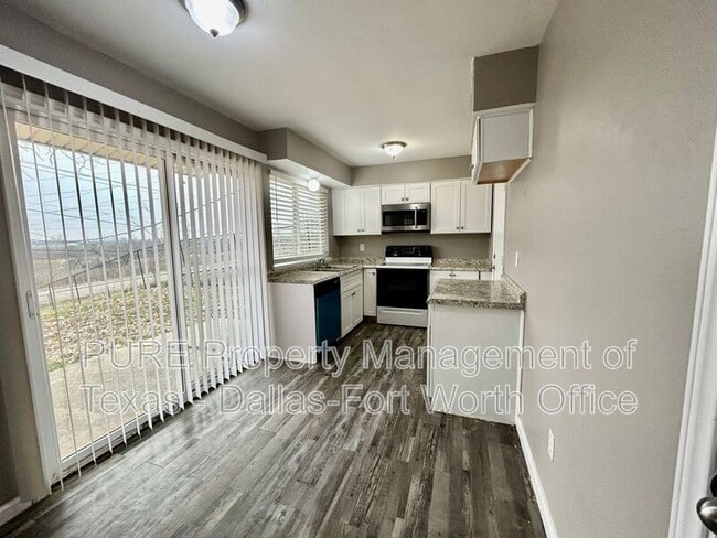 Building Photo - 641 Gallant Fox Dr