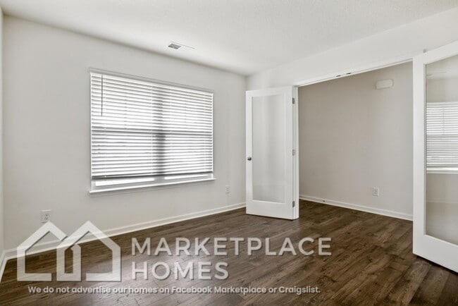 Building Photo - 1208 Cole Dr