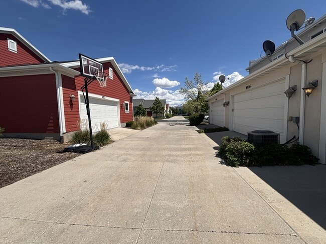 Building Photo - 4518 Cave Run Ln