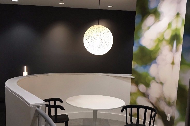 Main Lobby Waiting Area - 1800 Wilson Blvd